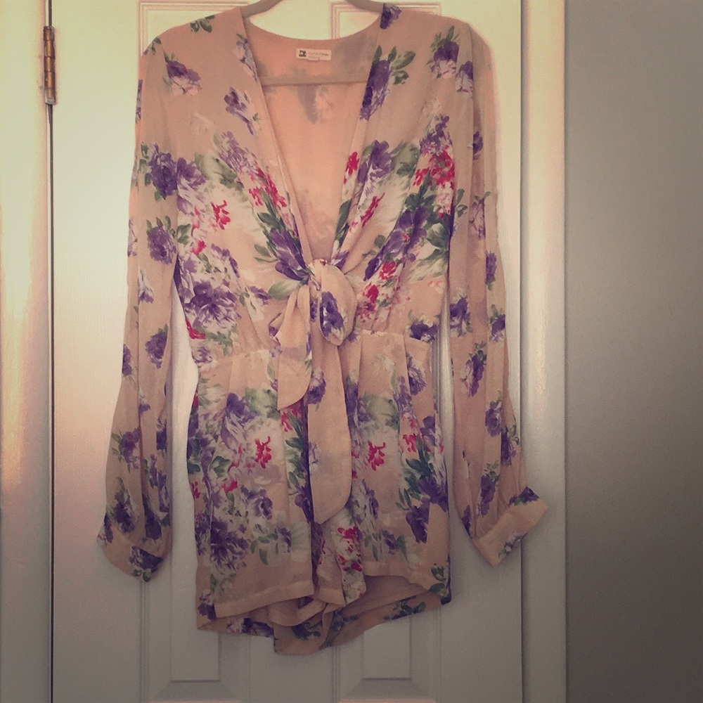 Cotton Candy Blush Floral Romper Size Large